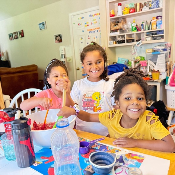 Meet your Posher, Mel - Picture 3 of 8